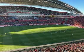 十三水中的“三分天下”：三名对手实力均衡时的摆牌制衡术。（十三水“三分鼎立”：三家势均力敌时的摆牌博弈术）